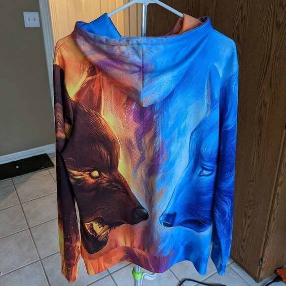 BeautifulHalo L/XL Fire & Ice Wolves Red and Blue Hoodie Unisex Pockets EUC - Picture 2 of 6